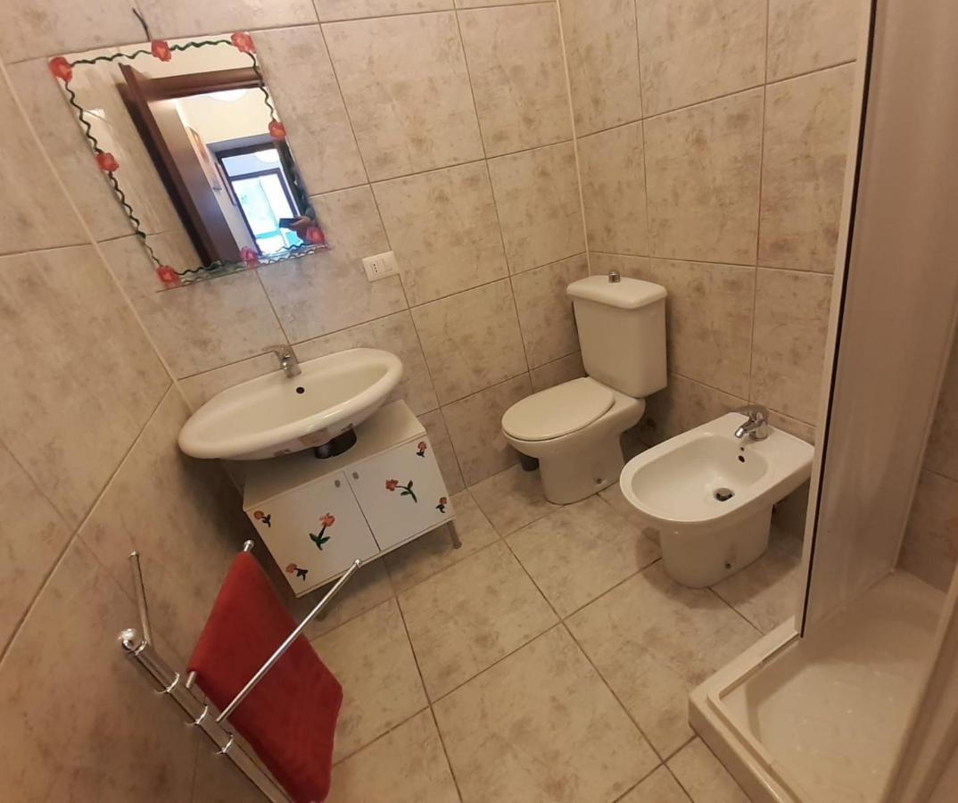 Il Filo Di Arianna Apartment Catania Luaran gambar
